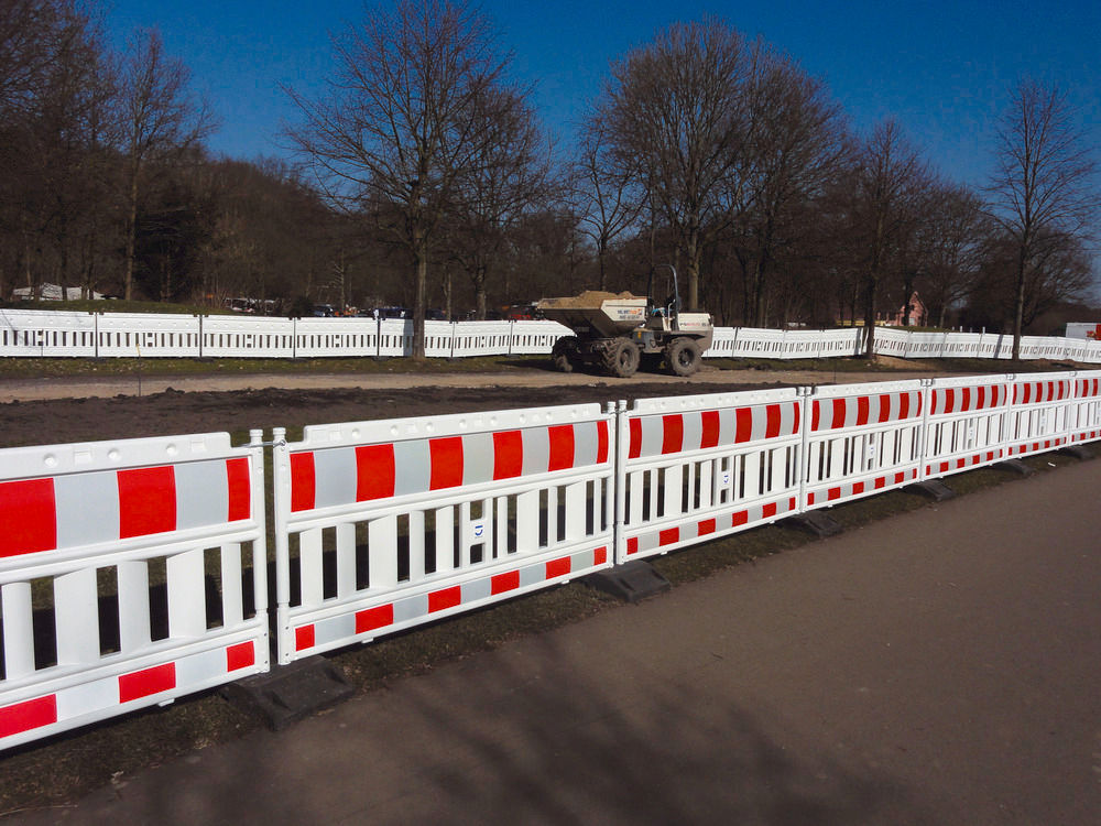 Euro 2 Schrankenzaun Kunststoff Rot/Weiß 2000 x 50 x 1000 mm Schake 33420K