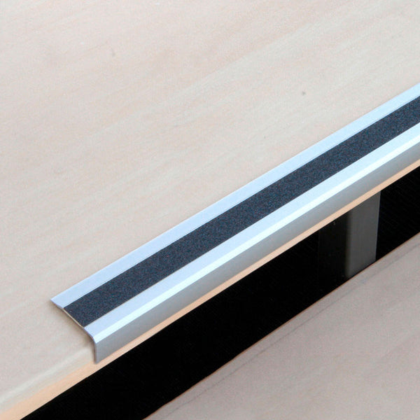 Aluminijumski Protivklizni Profil za Stepenice M2 DENIOS Easy Clean Crni 800 mm 263852W