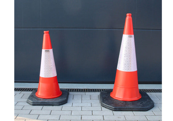 Saobraćajni konus Allroundline sa 1 belim reflektujućim prstenom, crna osnovna ploča, visina 750 mm DENIOS 286992W