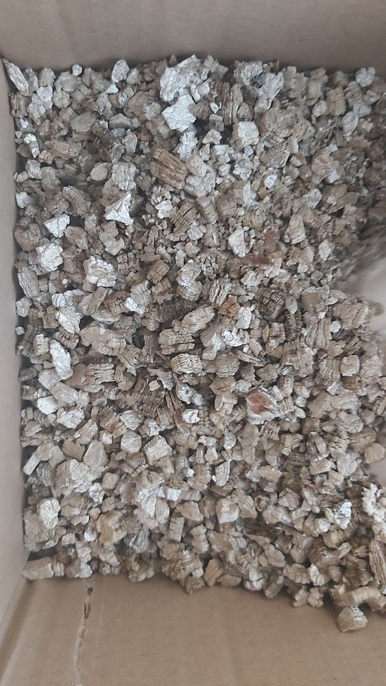 Denios Vermikulit Jastučni I Punilni Materijal Za Pakovanje 0-6mm 100L Sivi