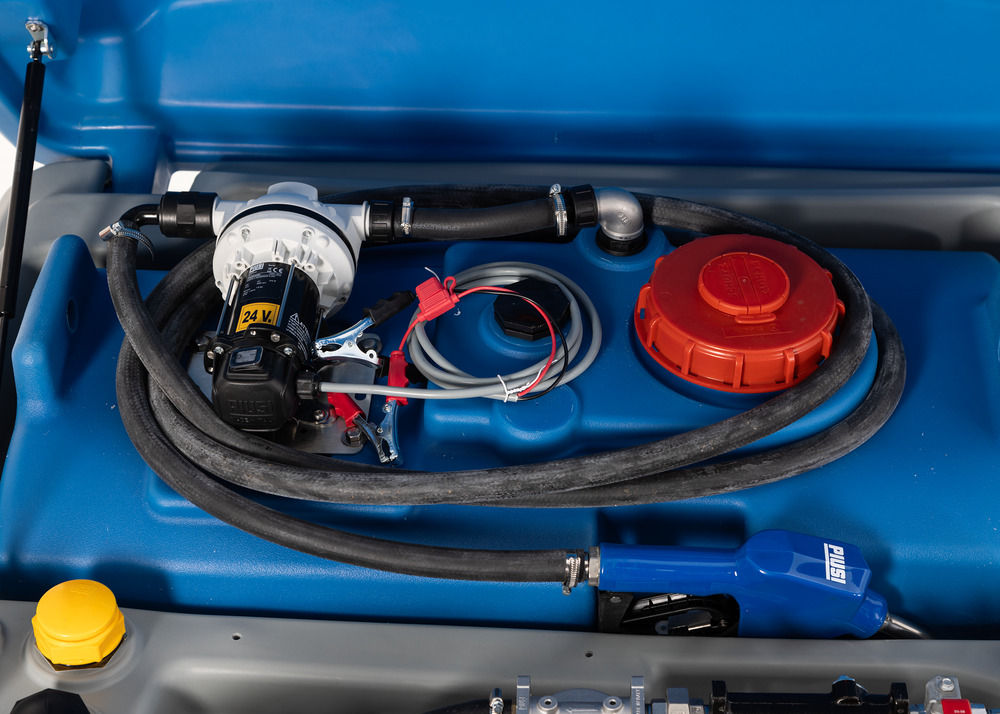 Mobilna Kombinovana Stanica za Dizel i AdBlue PolyMove 910+95 Litara sa Pumpom 24 V 85 l/min DENIOS 319183W