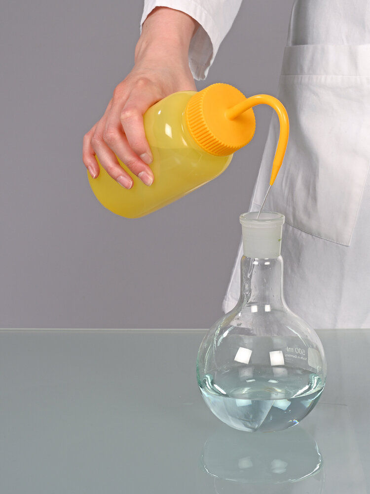 LDPE Sigurnosna Boca sa Raspršivačem Bez Natpisa 500 ml Pakovanje od 12 Komada DENIOS 309711W